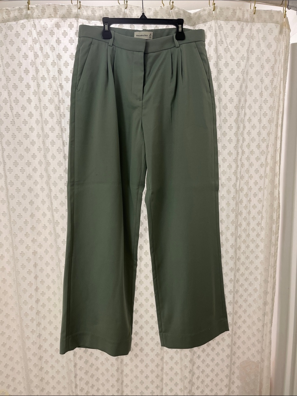 Abercrombie & Fitch mint slacks